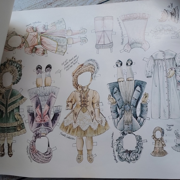 1975 Vintage French Paper Dolls Book - Uncut - Picture 2 of 4